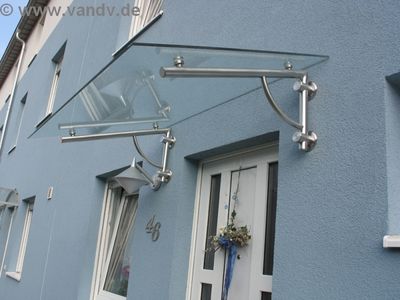 http://www.vandv.de/cpg148/albums/Fotos/normal_Edelstahlvordach_2.jpg http://www.vandv.de/cpg148/albums/Fotos/normal_Edelstahlvordach_2.jpg