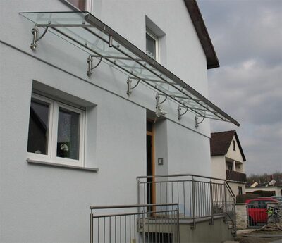 Edelstahl Vordach für Kellereingang 2
Preise auf Anfrage unter Email: info@vandv.de
