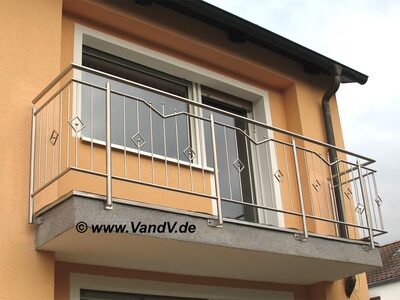 Edelstahl Balkon Geländer 31
Preise auf Anfrage unter Email: info@vandv.de
Schlüsselwörter: Balkongeländer