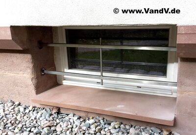 Edelstahl Keller Fenstergitter 9
Preise auf Anfrage unter Email: info@vandv.de
Schlüsselwörter: Sonstiges