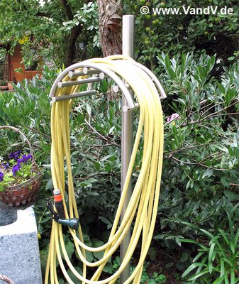Sonstige Erzeugnisse - Edelstahl Gartenschlauch Halter bzw. Ständer - V